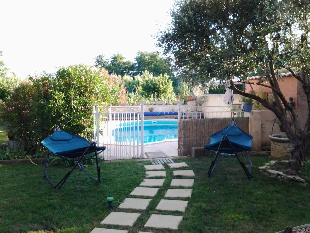 Mas Les Cigales Bed and Breakfast Roaix Esterno foto