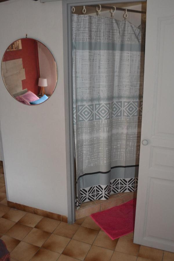 Mas Les Cigales Bed and Breakfast Roaix Esterno foto