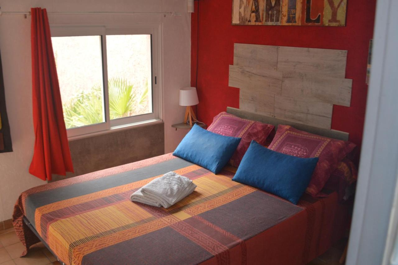 Mas Les Cigales Bed and Breakfast Roaix Esterno foto